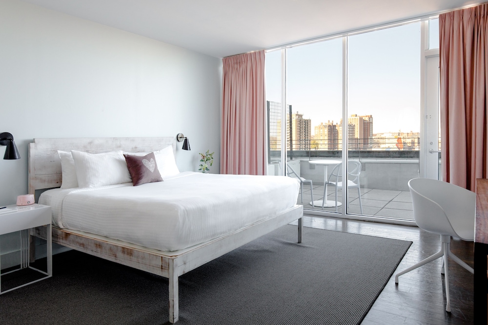 ROOF TOP, KING BED, TERRACE