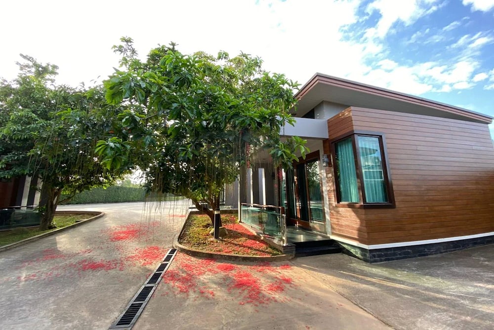 Nutchana Hill Boutique Hotel 24/30