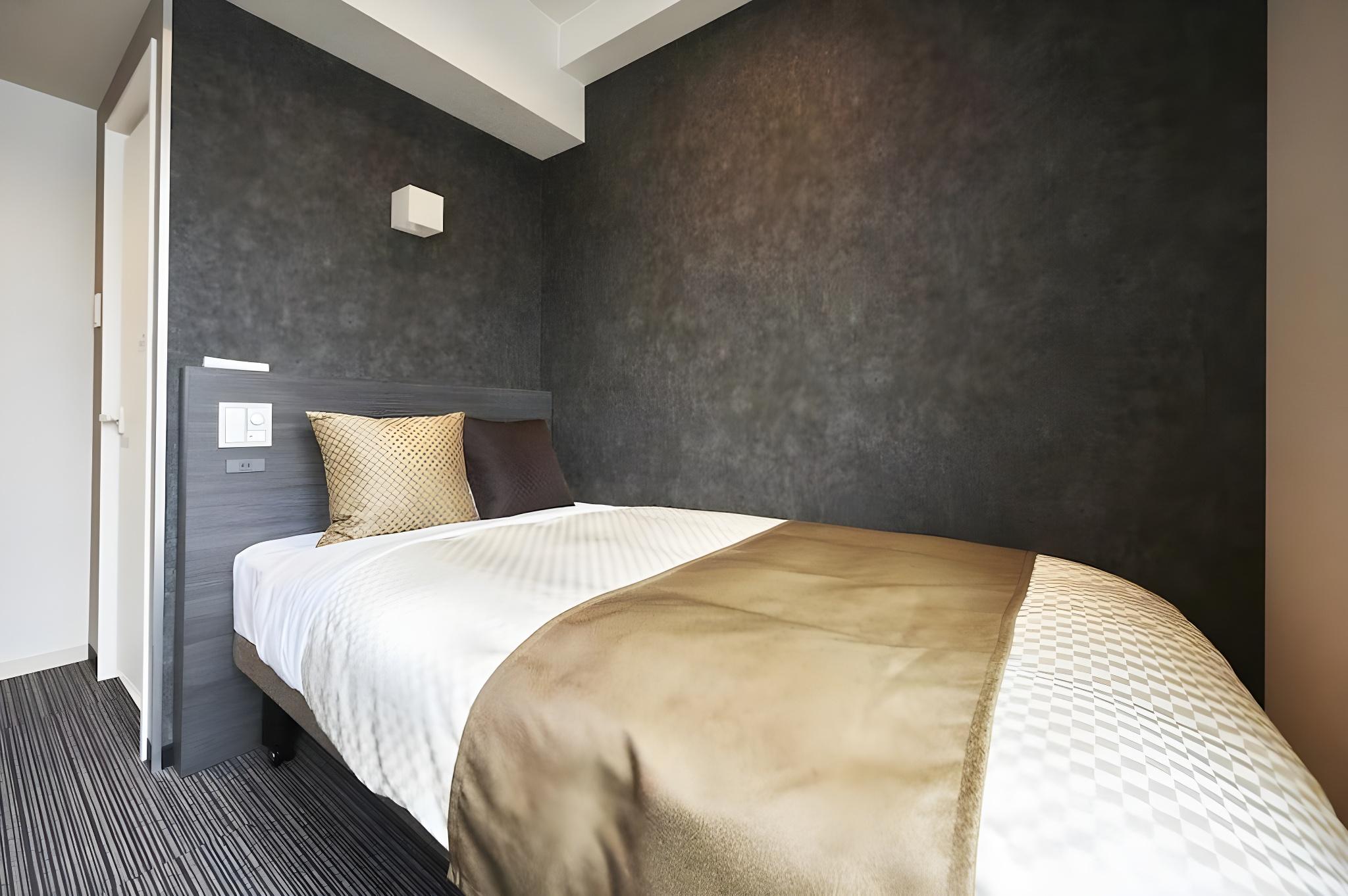 Semi Room, Semi Double Bed, Bathtub