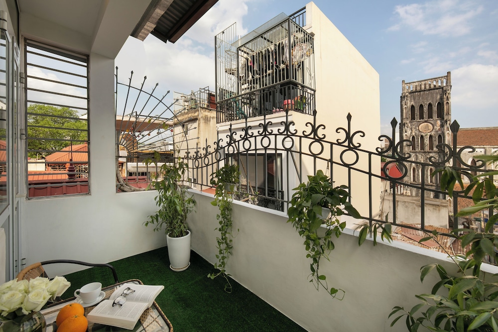 Victory Legend Hotel & Spa 44/48