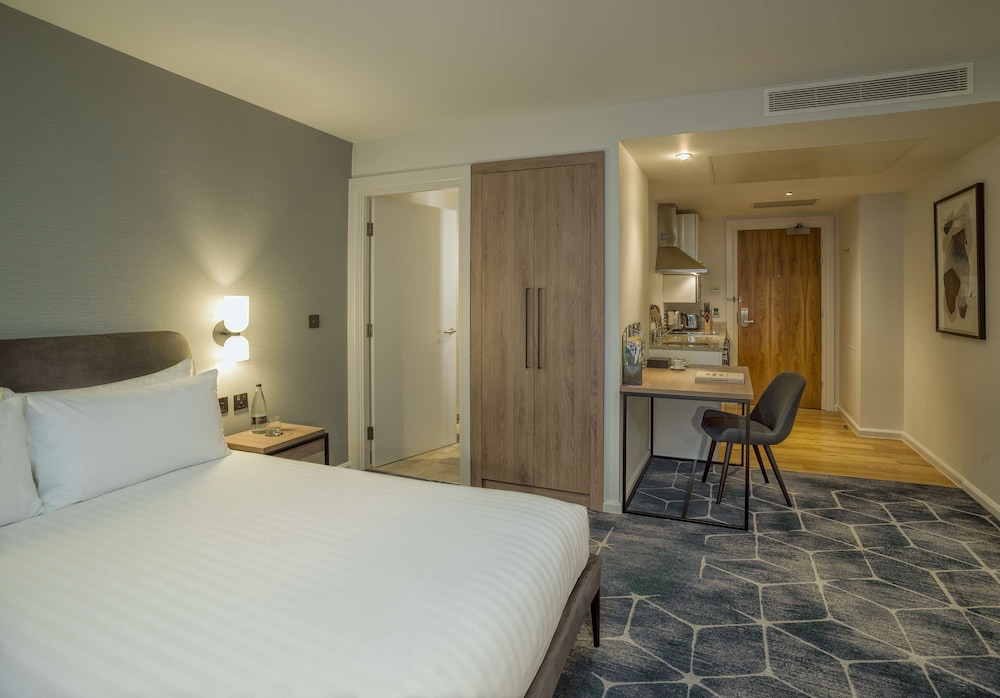Hyatt House London Stratford 9/50