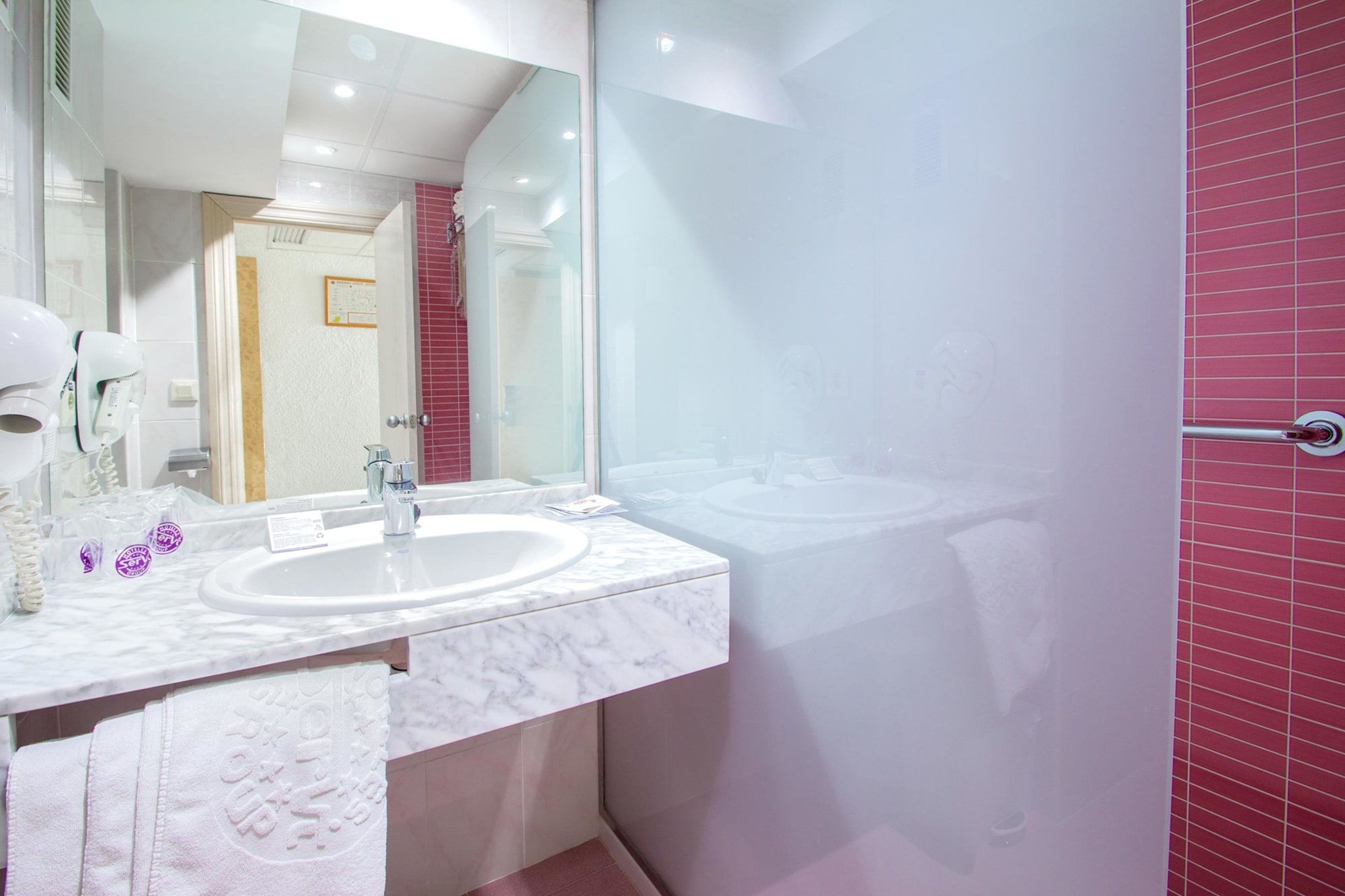 Family, 4 Beds, Sea View, Terrace 9/10