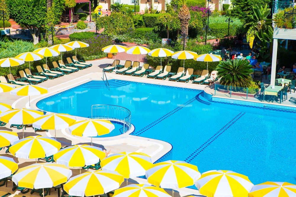 Gardenia Beach Hotel 27/28