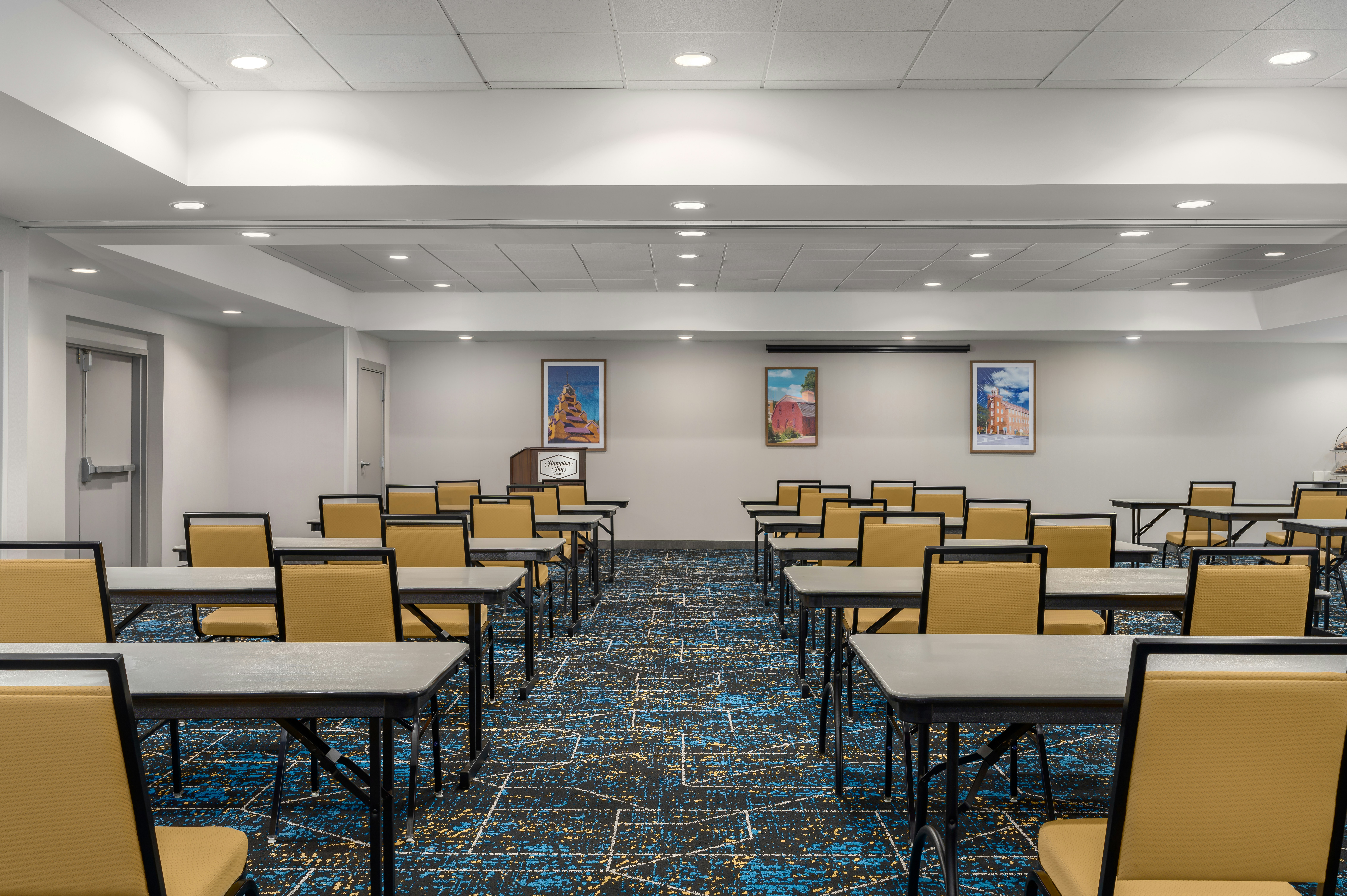 Hampton Inn By Hilton Pawtucket 34/35