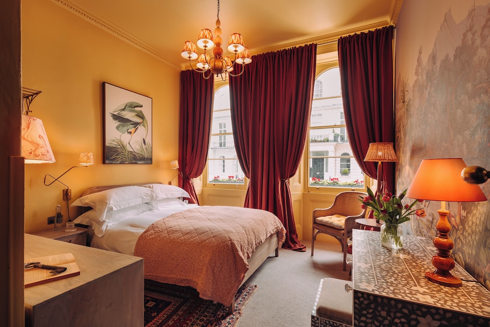 Good, Queen Bed