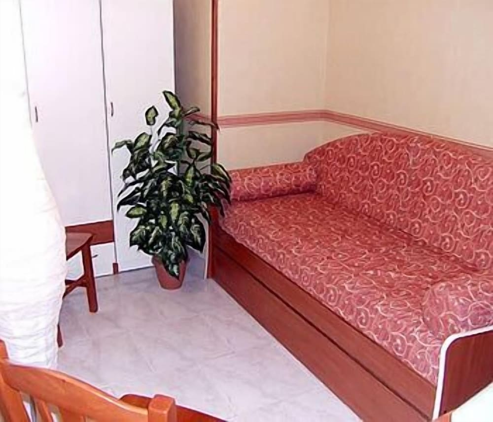 Astra Bed and Breakfast 27/50