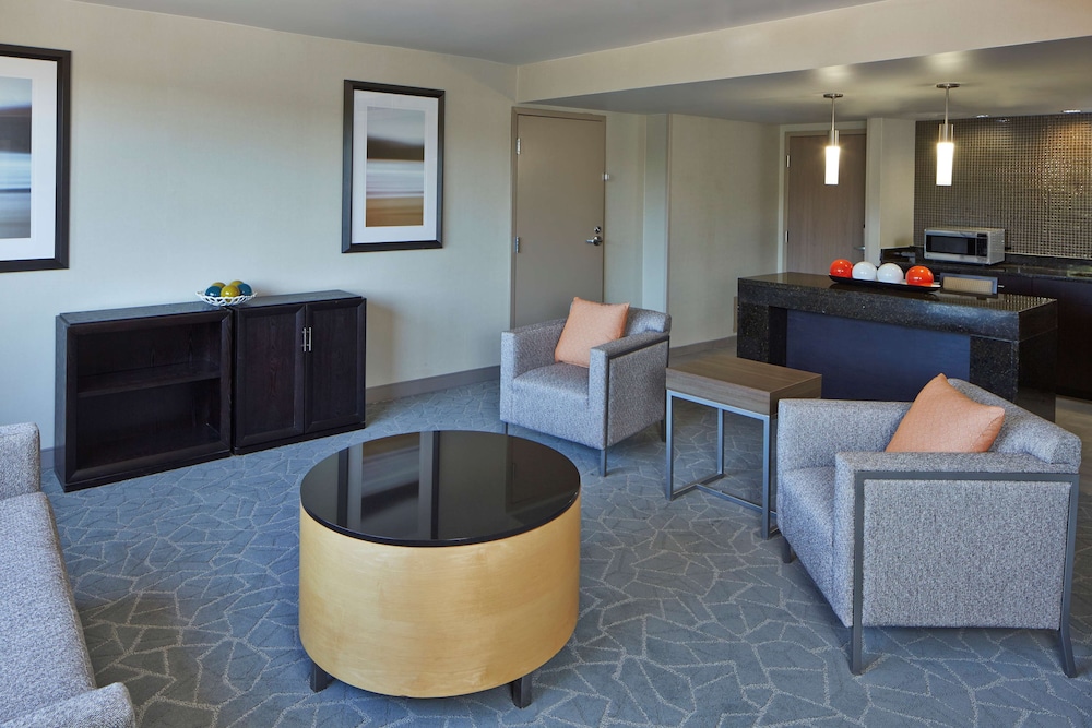 Doubletree By Hilton Atlanta Perimeter Dunwoody 36/59