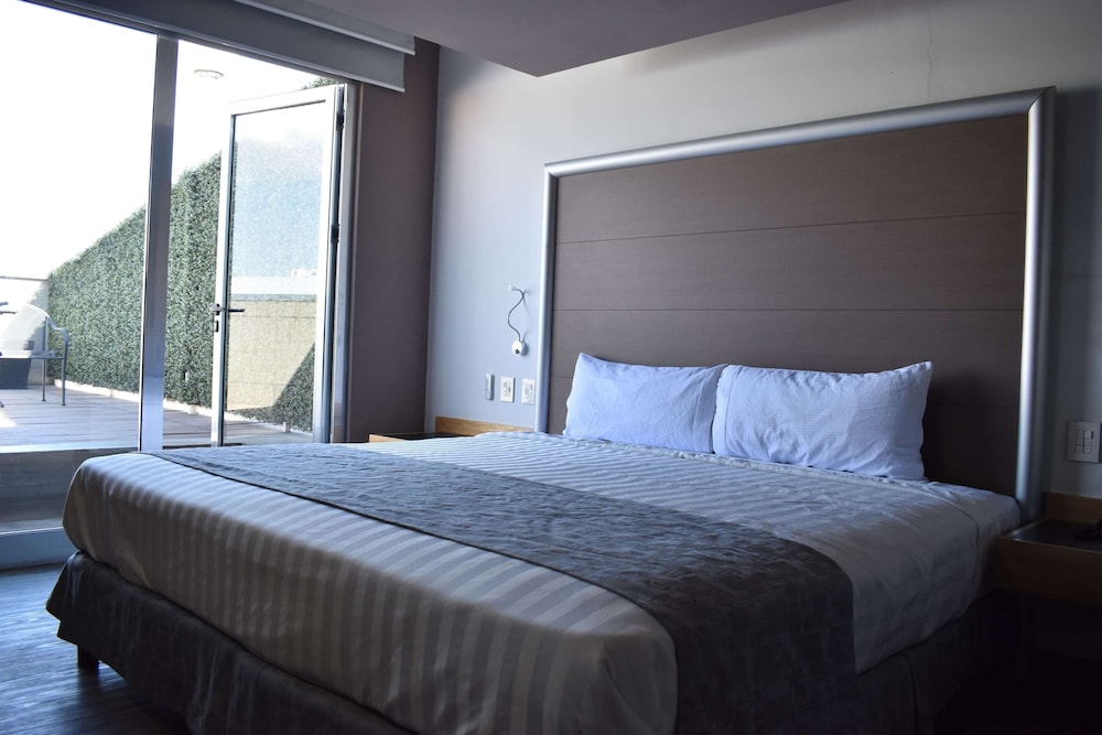 Ramada by Wyndham Mexico City Santa Fe 10/55