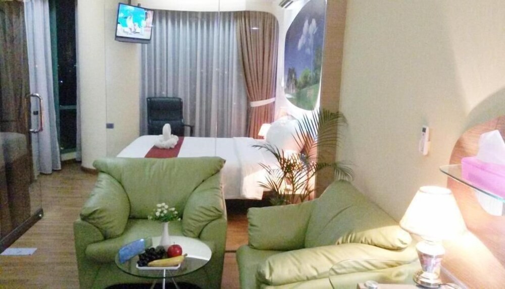 Business Hotel Tomang Jakarta 53/64