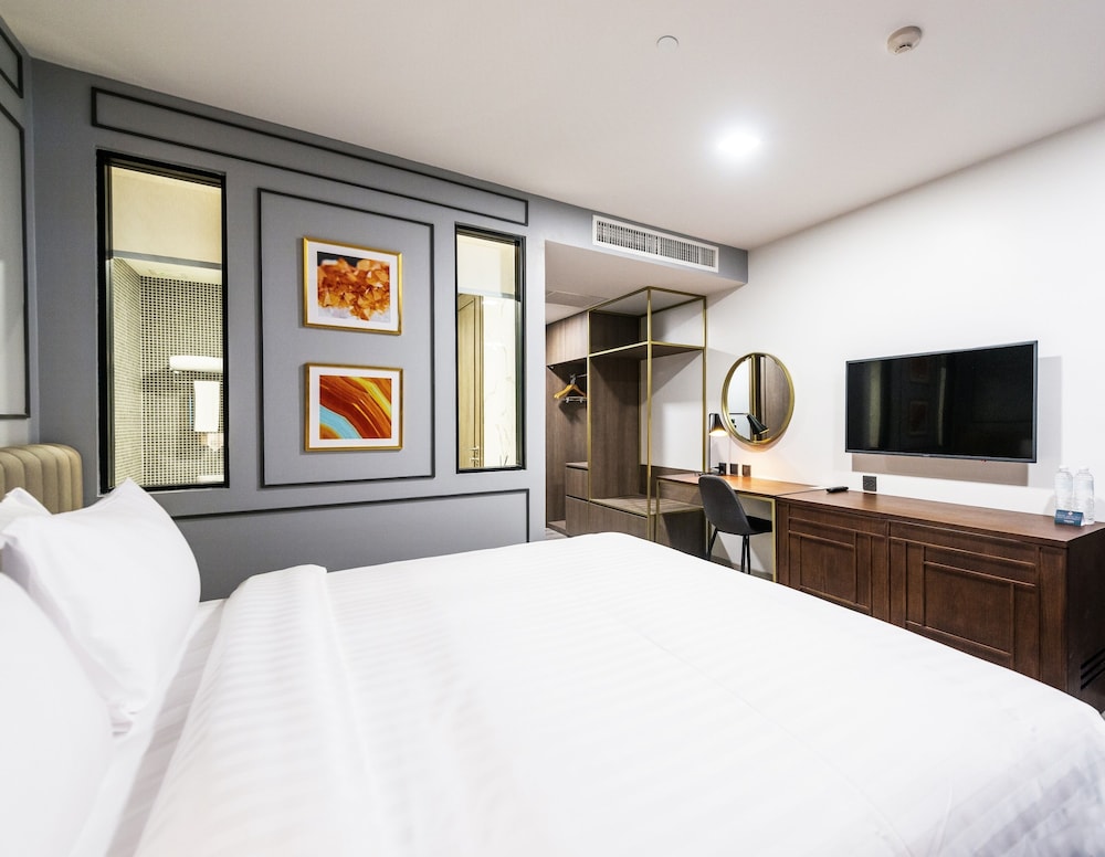 MAVEN BANGKOK HOTEL 4/31