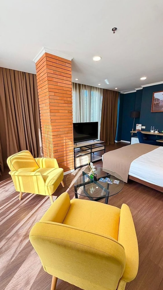 Bricks Hotel 35/57