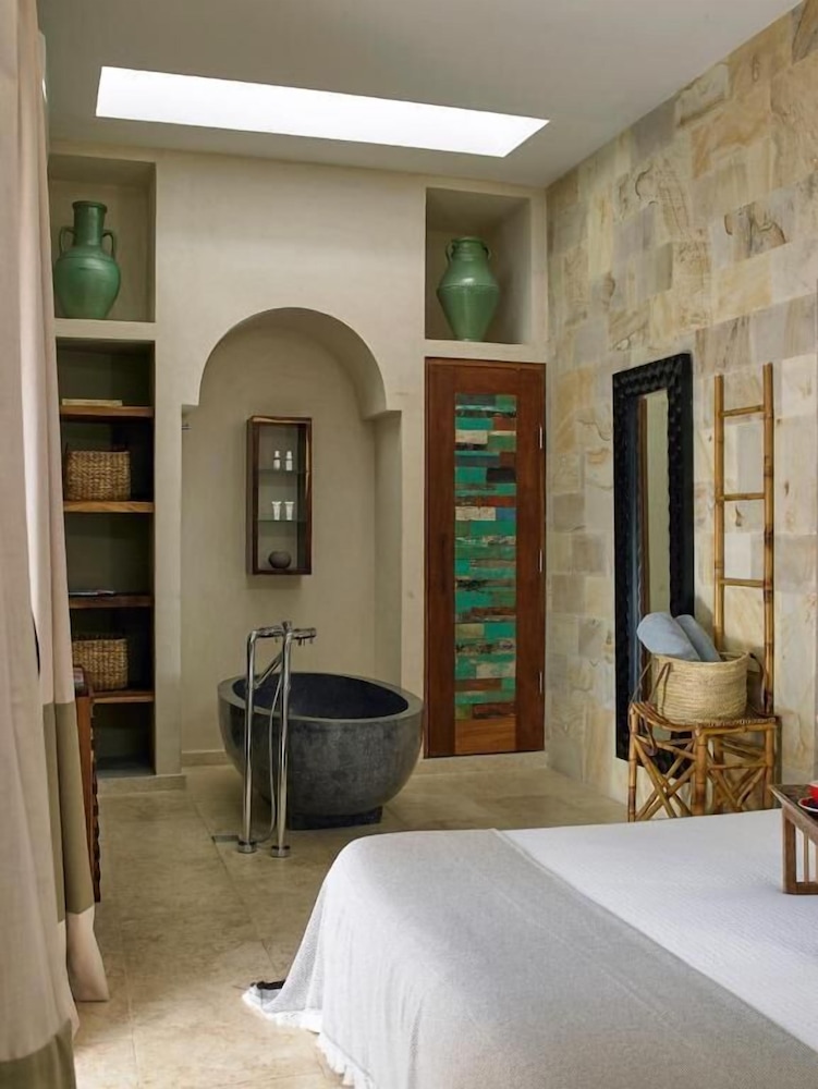 The Giri Residence Hotel & Spa 7/39