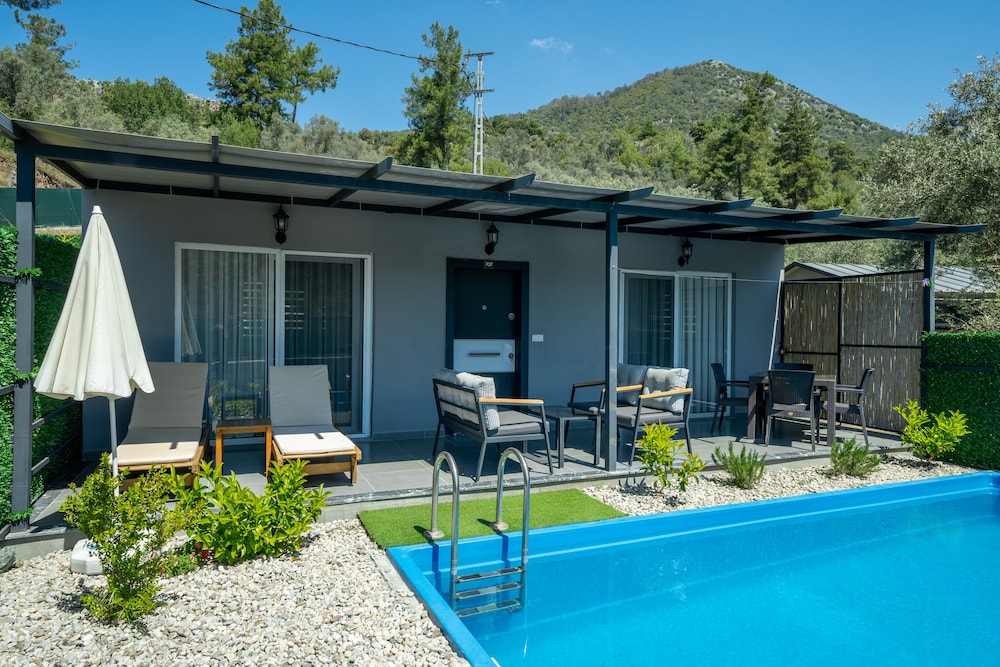 Santana Villas 6/50