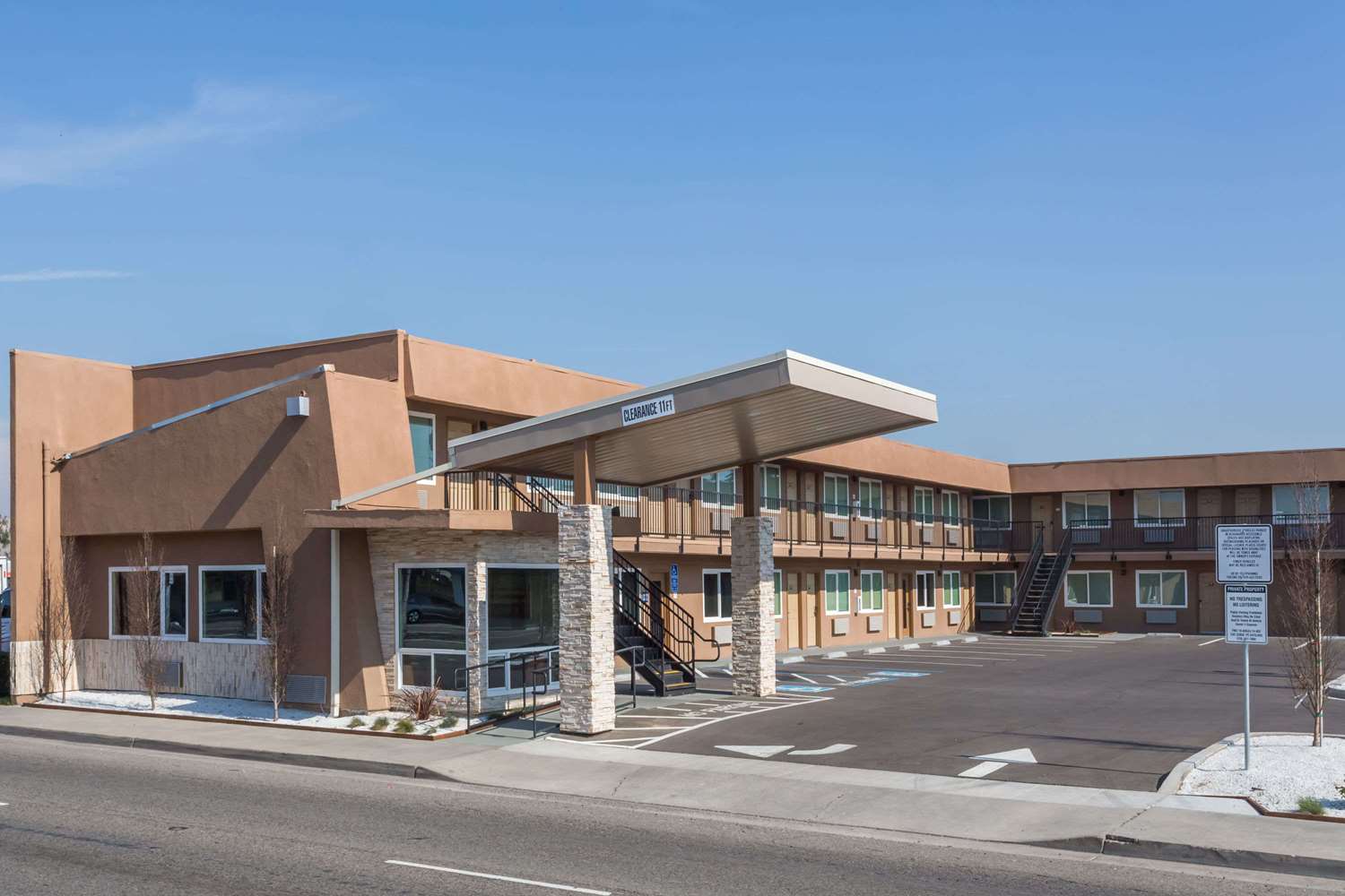 Days Inn by Wyndham Yosemite Area 2/13