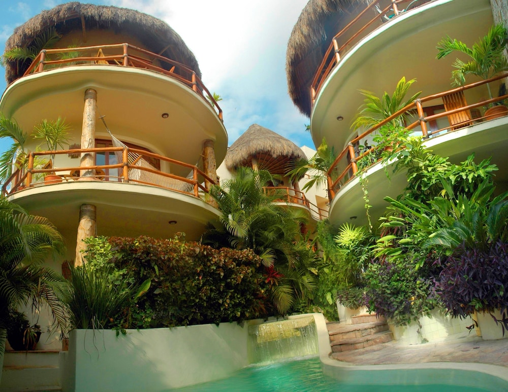 Villas Sacbe Condo Hotel 42/49