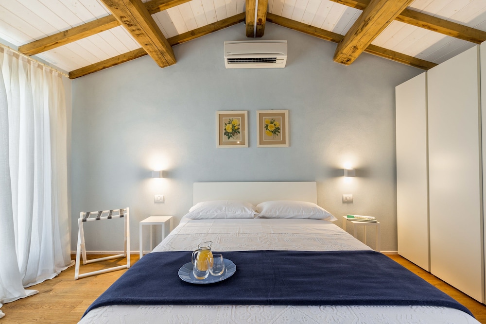 Tenuta Petra Bianca 15/32