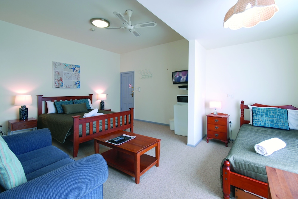 Riverview Boutique Motel 30/48