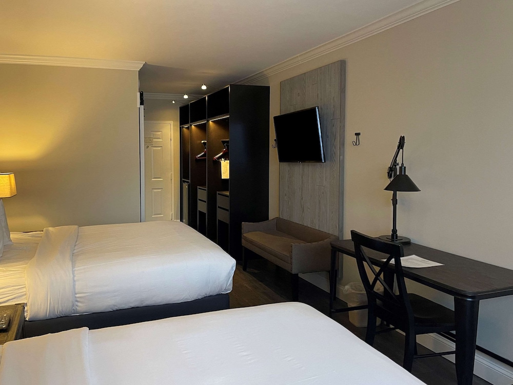 The Century House Ascend Hotel Collection 15/40