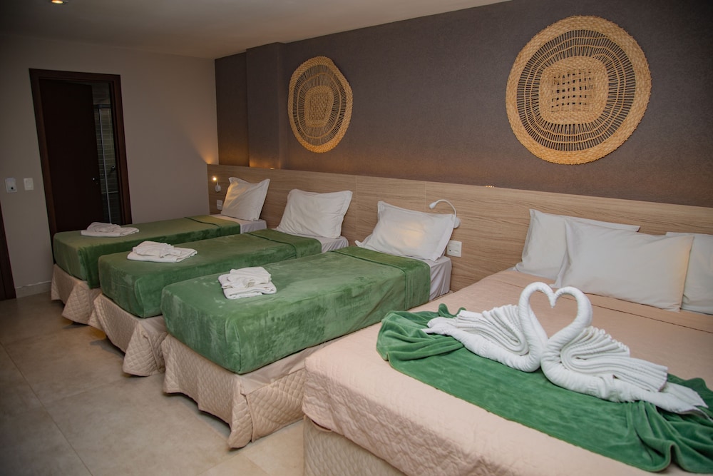 EXECUTIVE, SUITE, QUINTUPLE