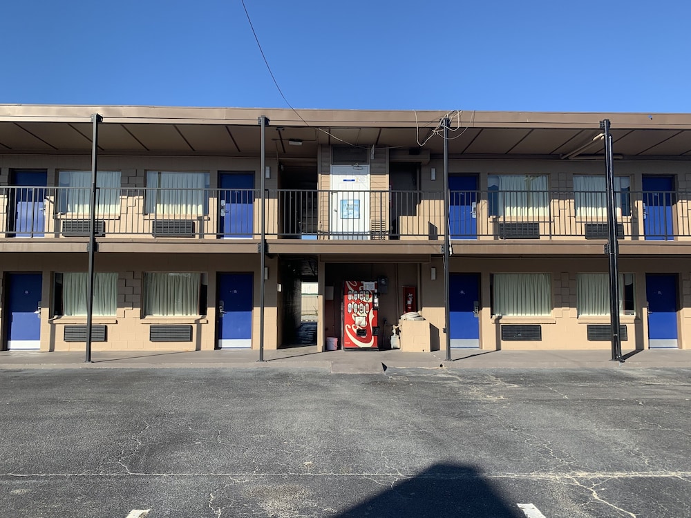 Motel6 Greenville, NC – ECU-Medical Center 6/59