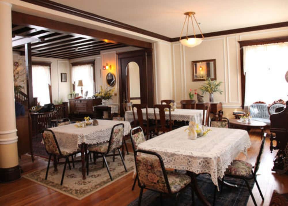 The Decker House 13/13