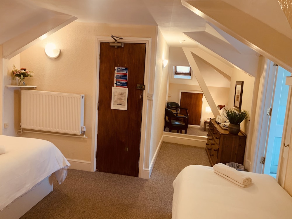 PRESTON HOTEL 2/49