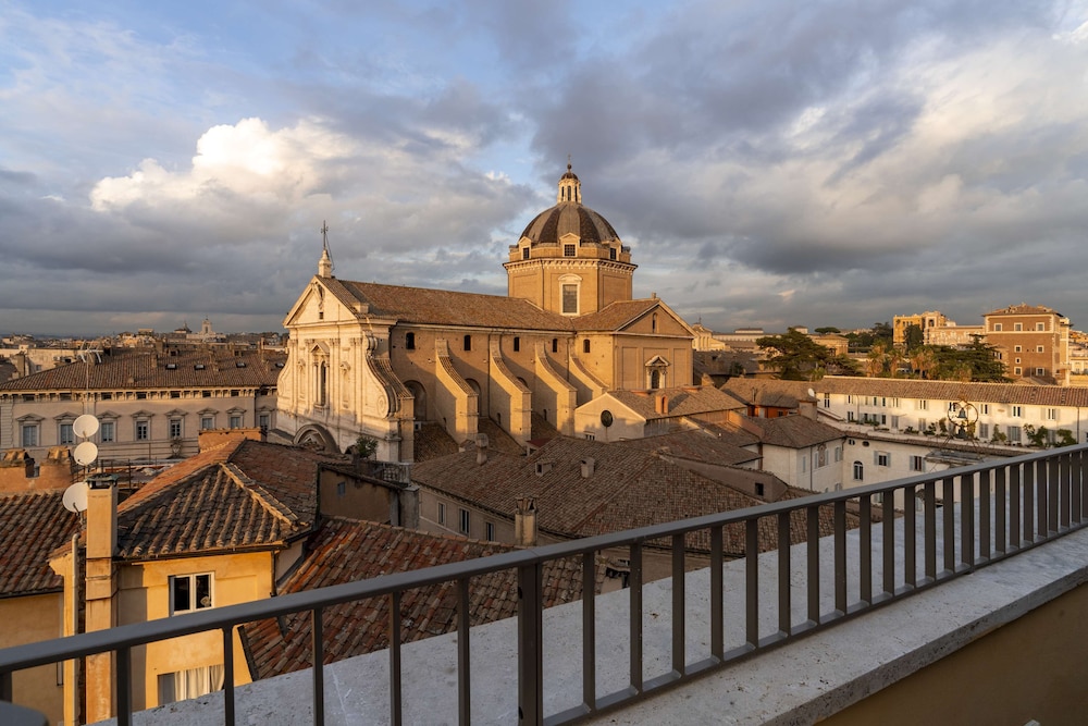 Radisson Collection Hotel, Roma Antica 47/50