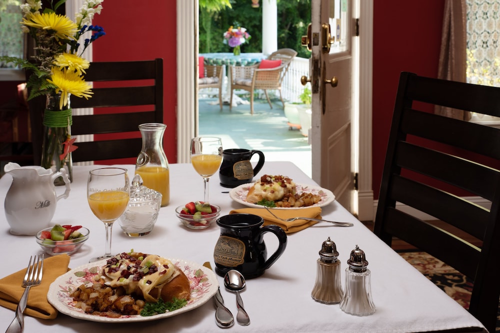 White Oak Manor Bed Breakfast 27/44