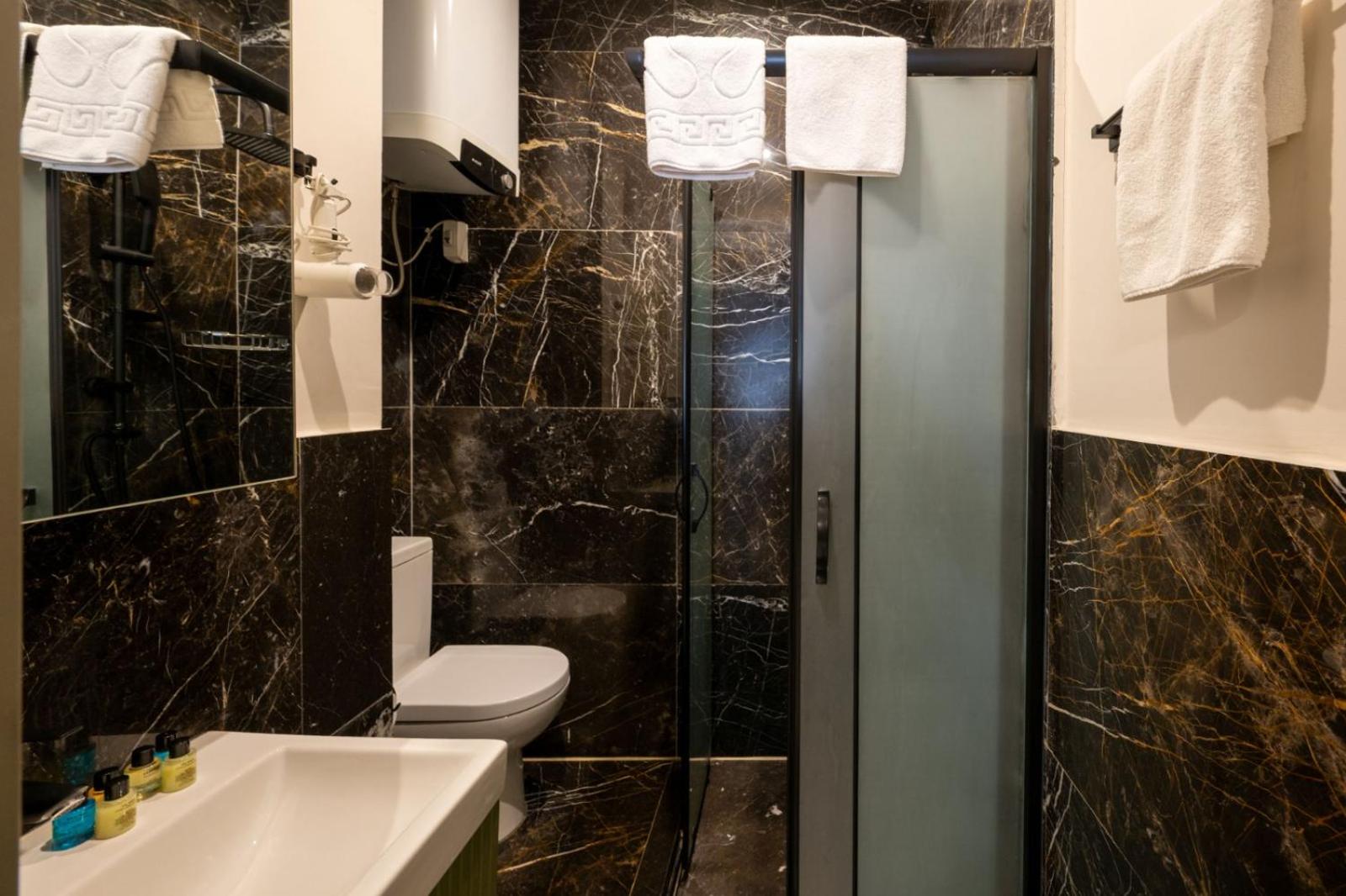 Monev Istanbul 47/48