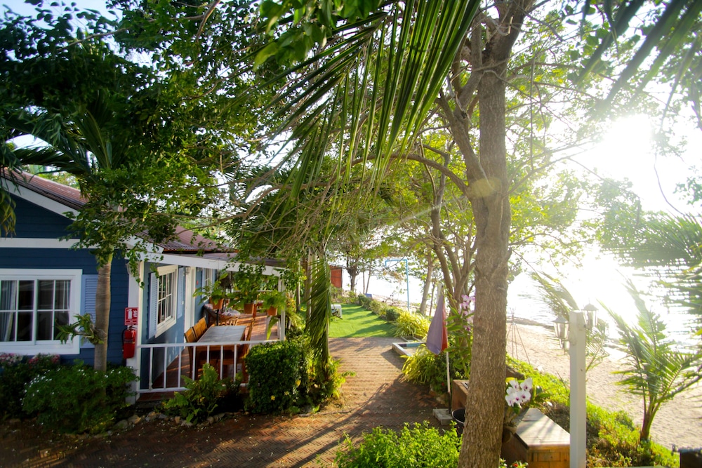 Pattaya Paradise Beach Resort 5/50