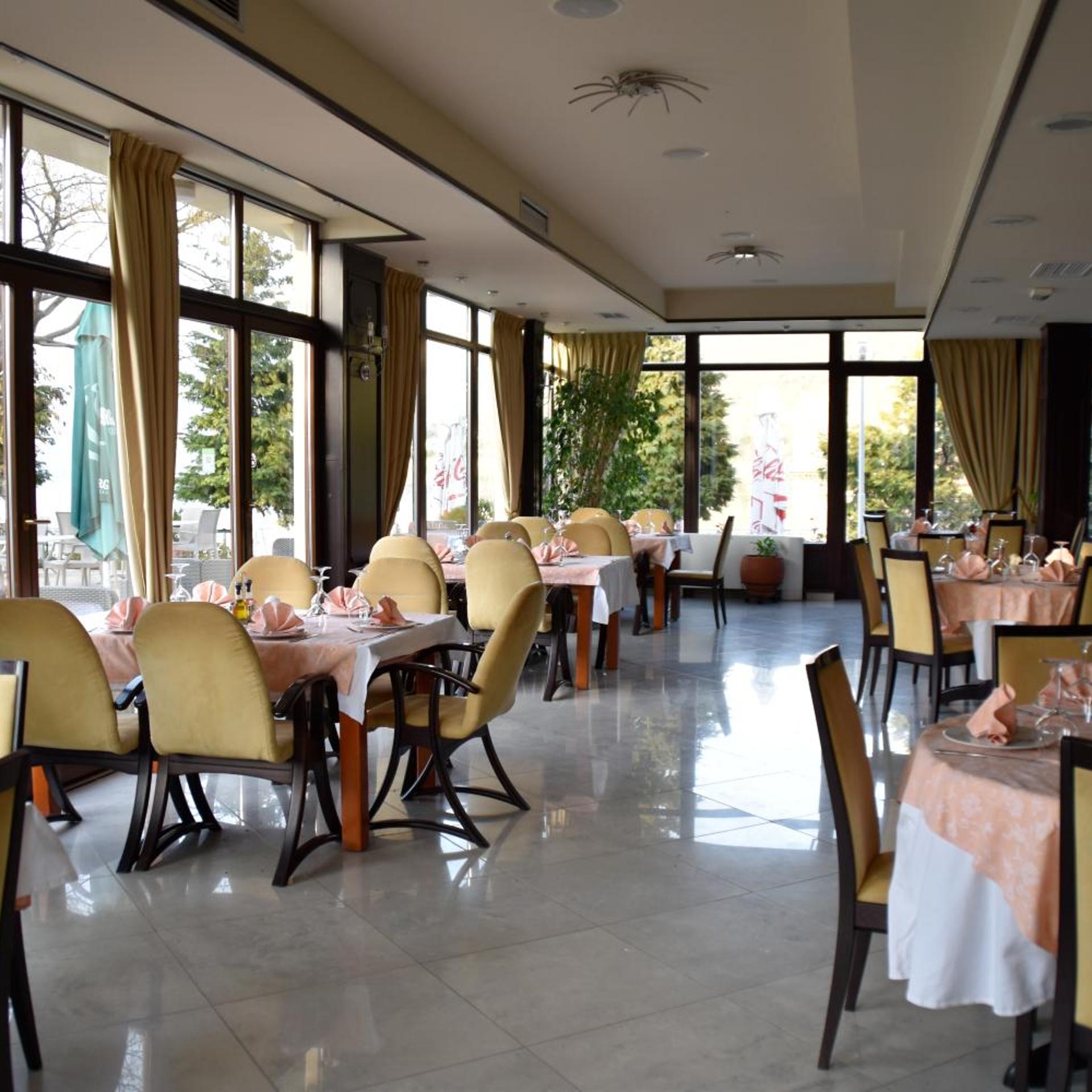Hotel Millennium Pogradec 52/70