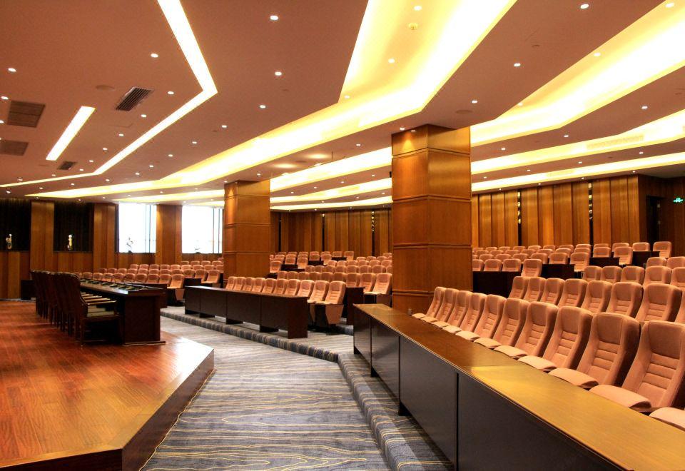 Guolong Hotel 18/33