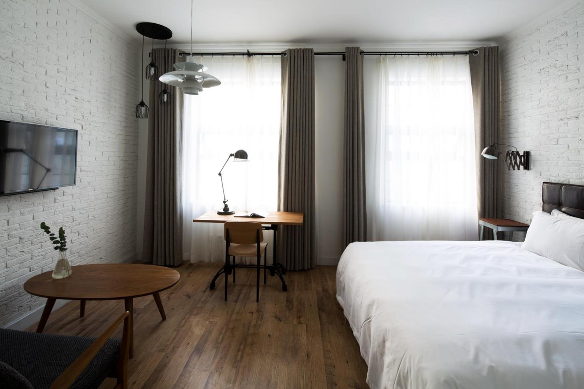 Deluxe, Double Bed