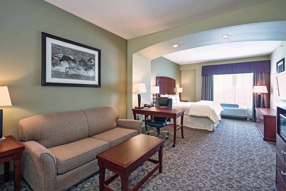 La Quinta Inn & Suites by Wyndham Fort Worth NE Mall 36/52