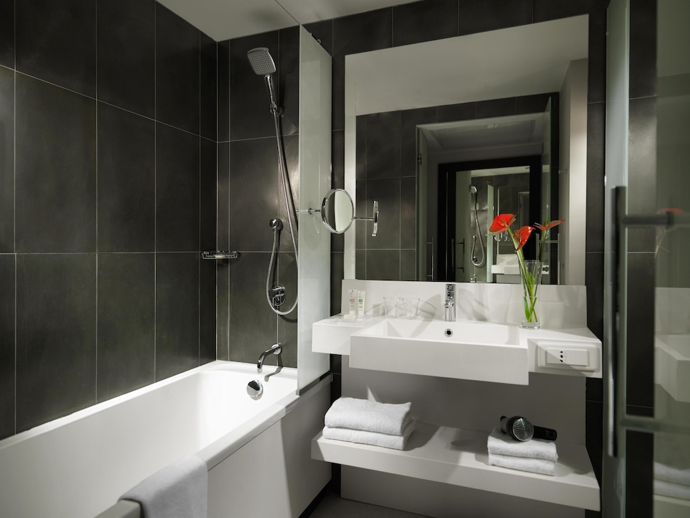 Hyatt Regency Paris Etoile Ex Concorde Lafayette 70/72