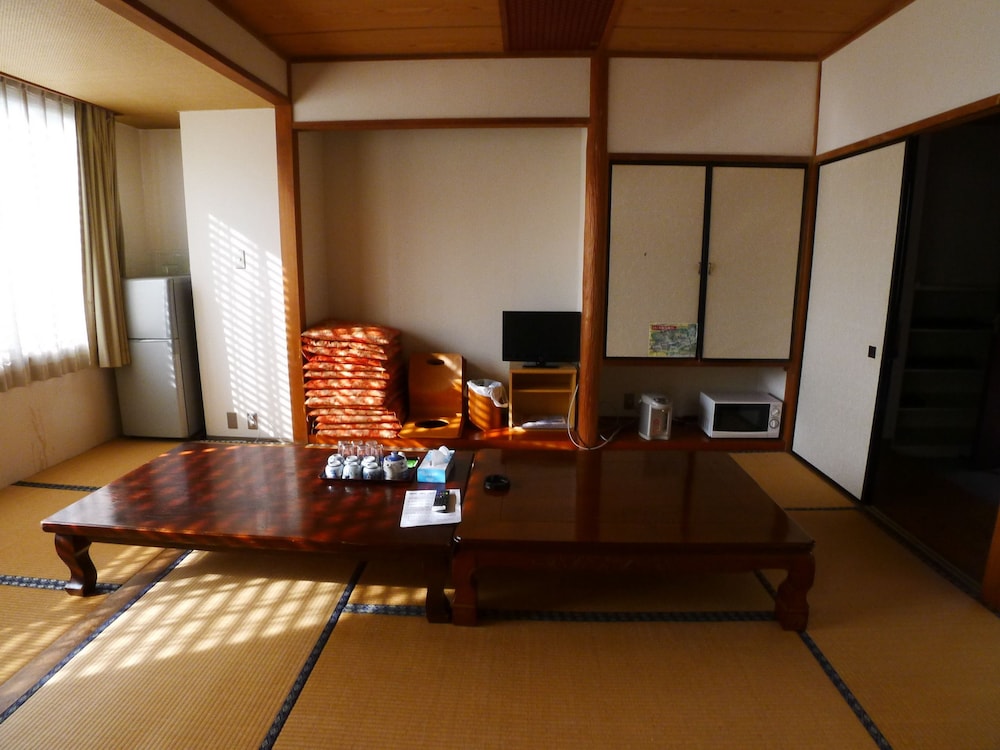 New Makomo Hotel 56/61