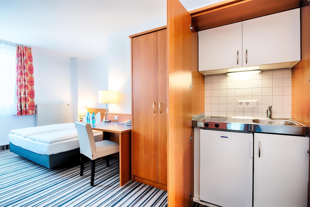 ACHAT Hotel Stuttgart Zuffenhausen 80/80