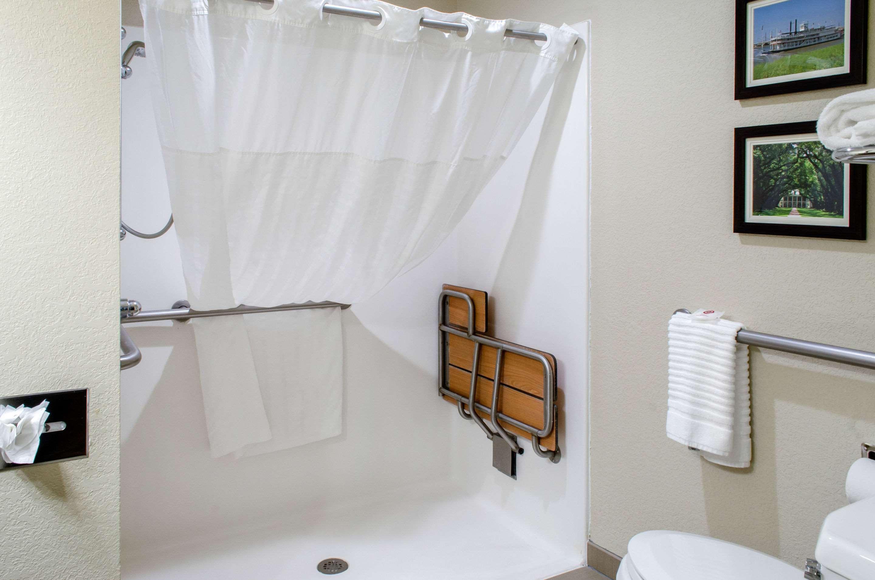 غرفة بسرير مزدوج، Comfort Inn & Suites Covington - Mandeville 4/4