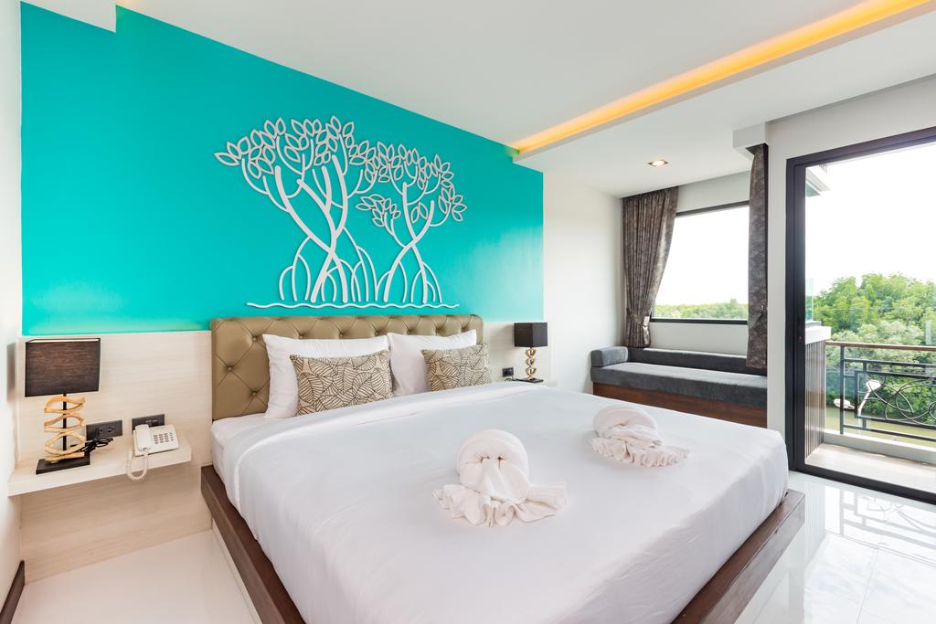 Deluxe, Double Bed, Pool View