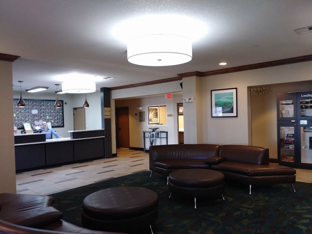 Candlewood Suites Tulsa 5/54