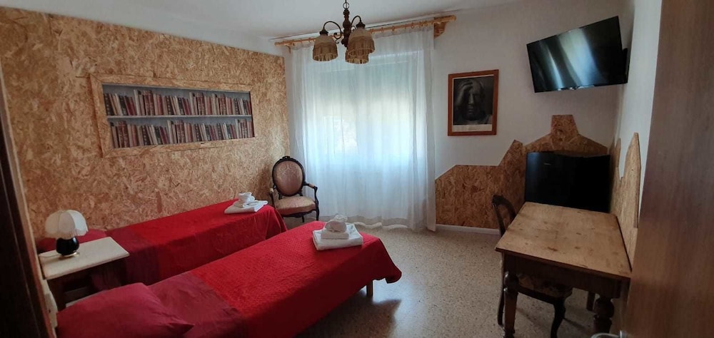 Venice Treviso Airport Bed 9/29