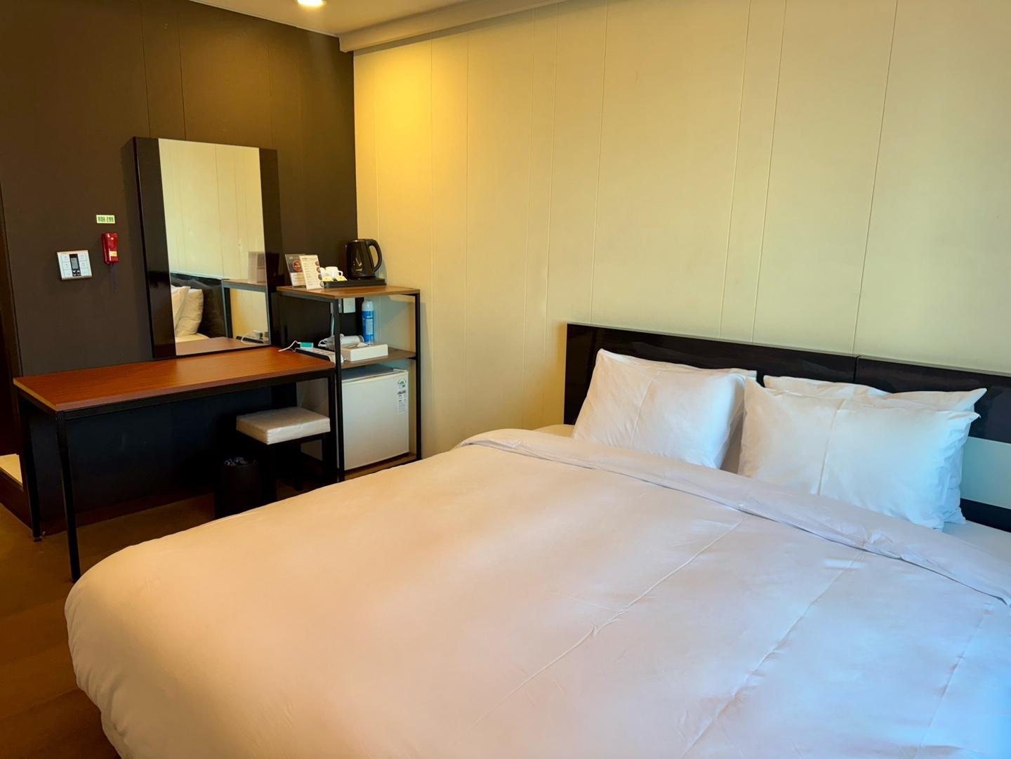 Inner, Standard, Double Bed