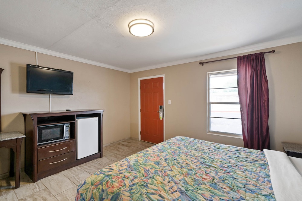 OYO Hotel Beeville US 181 30/64