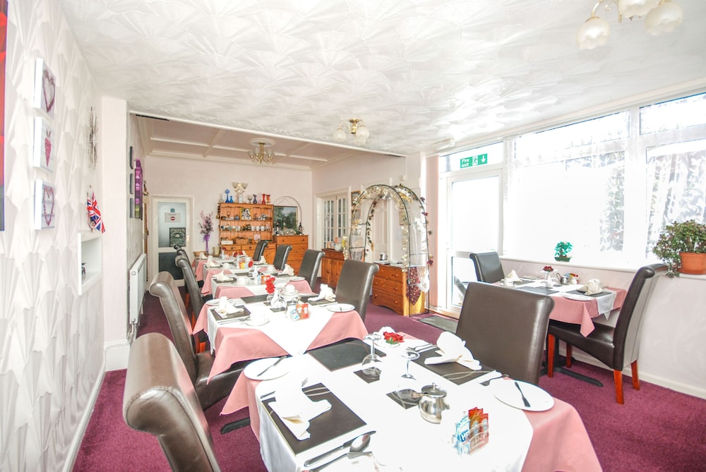 The Swiss Cottage Shanklin 23/31