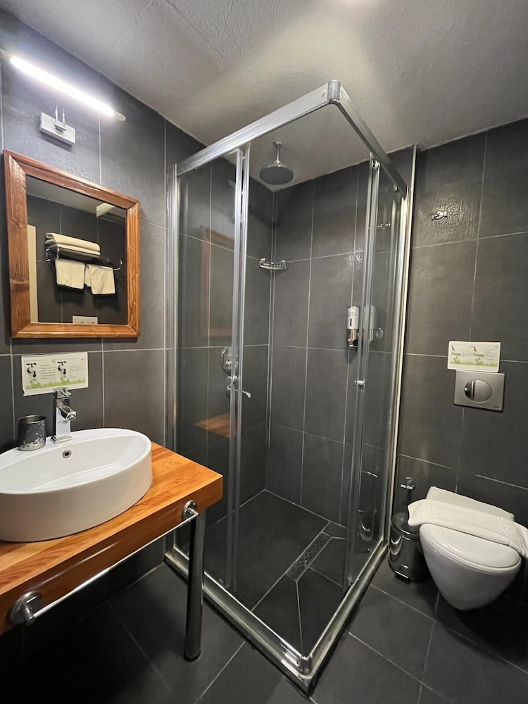 Kuzen Otel - Adults Only 47/50