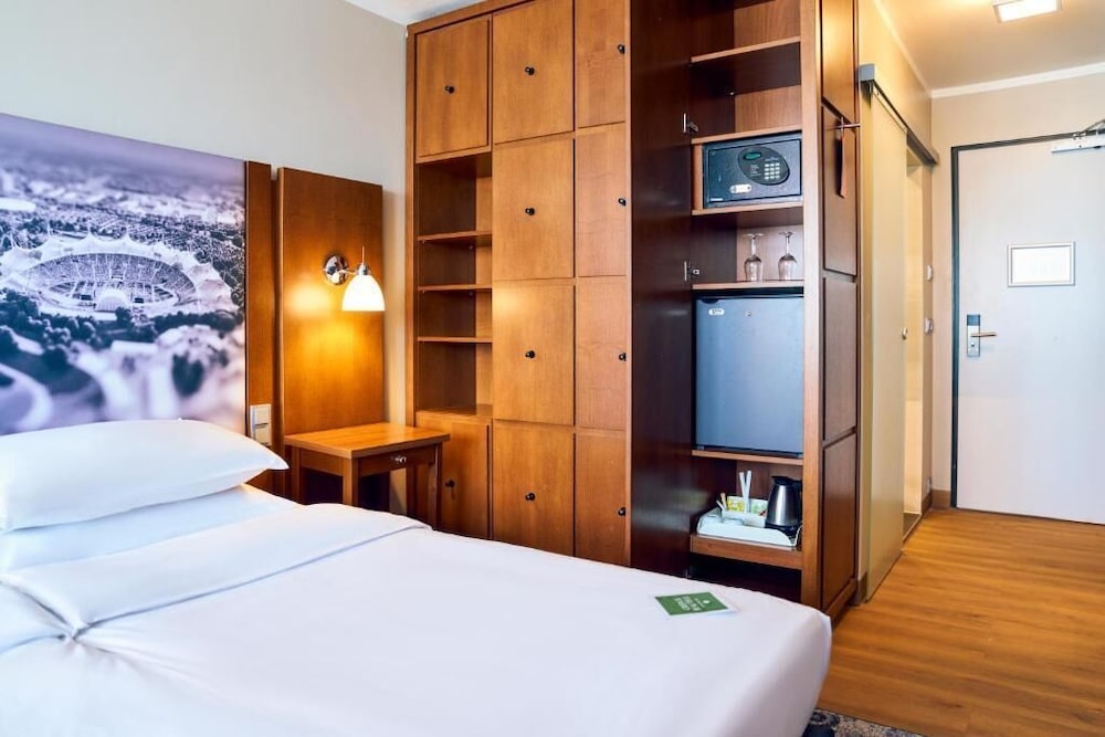 Executive, Queen Bed