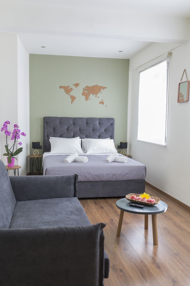 Athens Version Luxury Suites 47/70