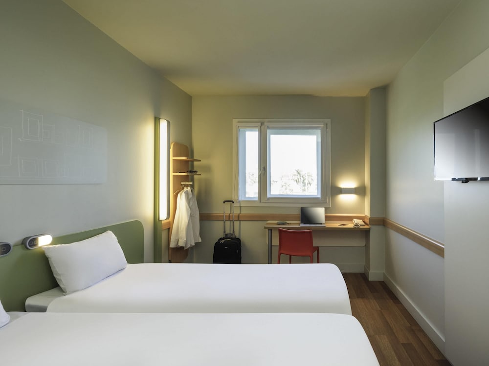 ibis budget Malaga Aeropuerto Avenida Velazquez 11/46