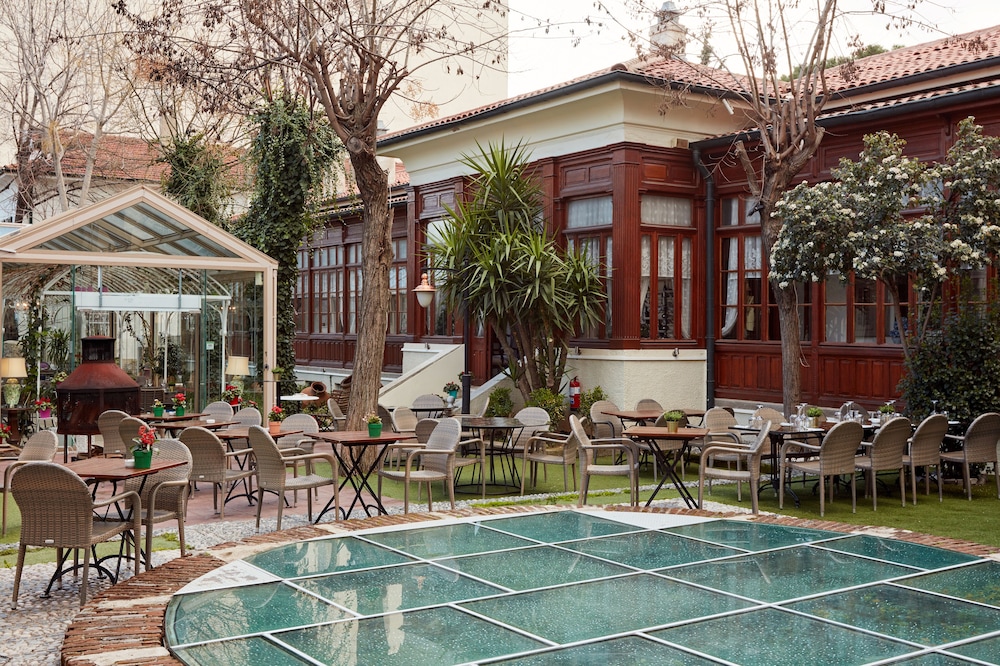 Villa Levante Boutique Class 25/46