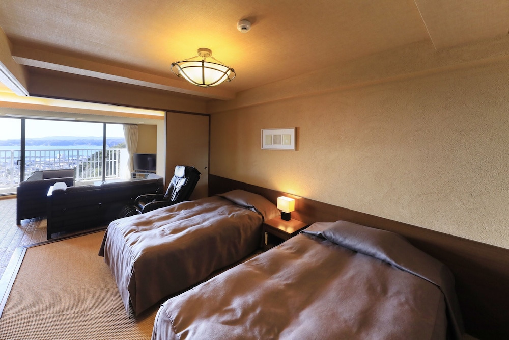 Katsuura Hilltop Hotel & Residence 18/50